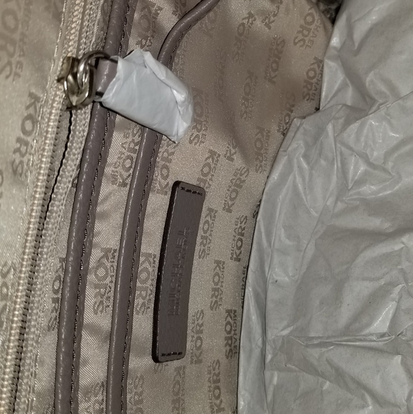 Backpack - Picture 2 of 8